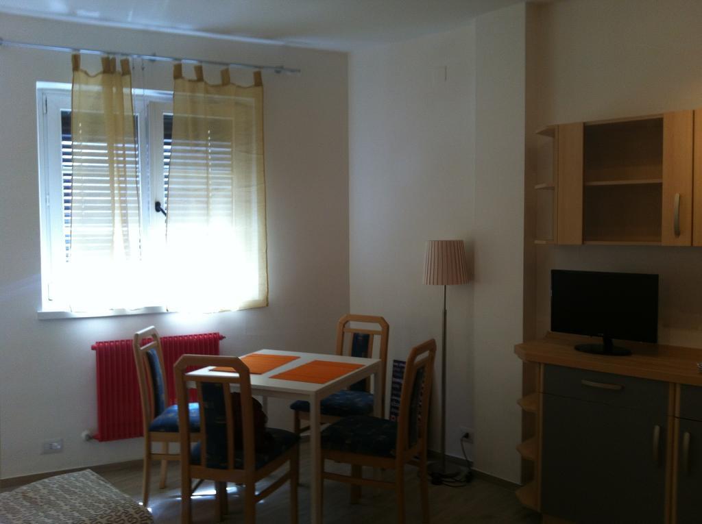 Casa Laurino In Centro A Bolzano Appartement Kamer foto